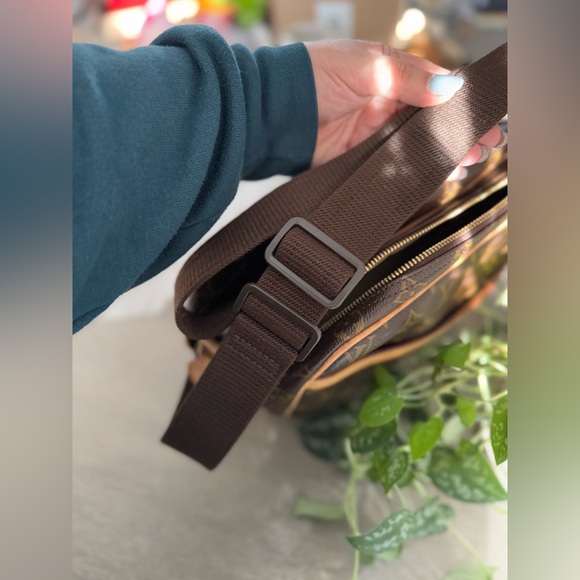 LV Reporter Monogram - Picture 4 of 9